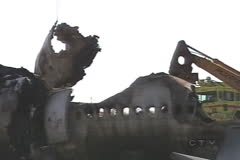 AIR FRANCE FLIGHT 358 WRECKAGE - Film & Video Stock