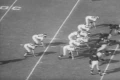 CHICAGO BEARS CLAW OUT VICTORY OVER RAMS - 1955 - Film & Video Stock